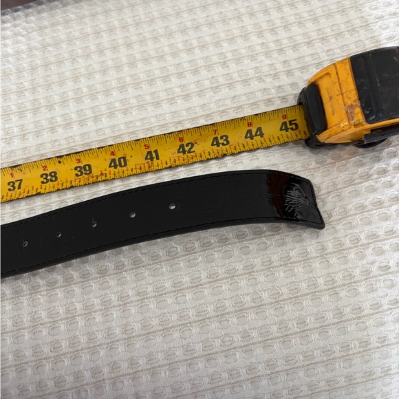 Tory Burch Black Patent Leather Belt with Gold Logo Buckle - Picture 5 of 7